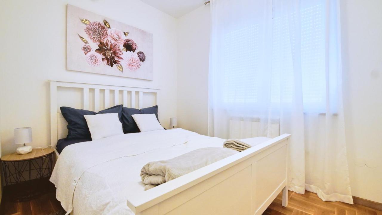 Lovely Apartment Mira Near Airport Zagreb Velika Gorica Bagian luar foto