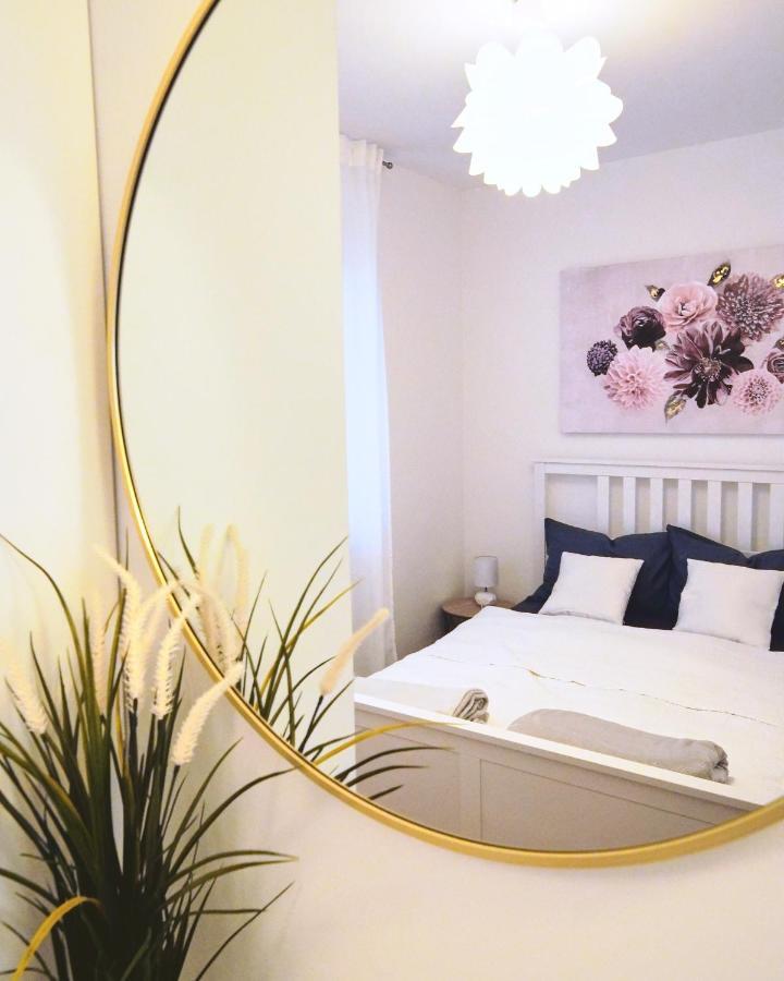 Lovely Apartment Mira Near Airport Zagreb Velika Gorica Bagian luar foto